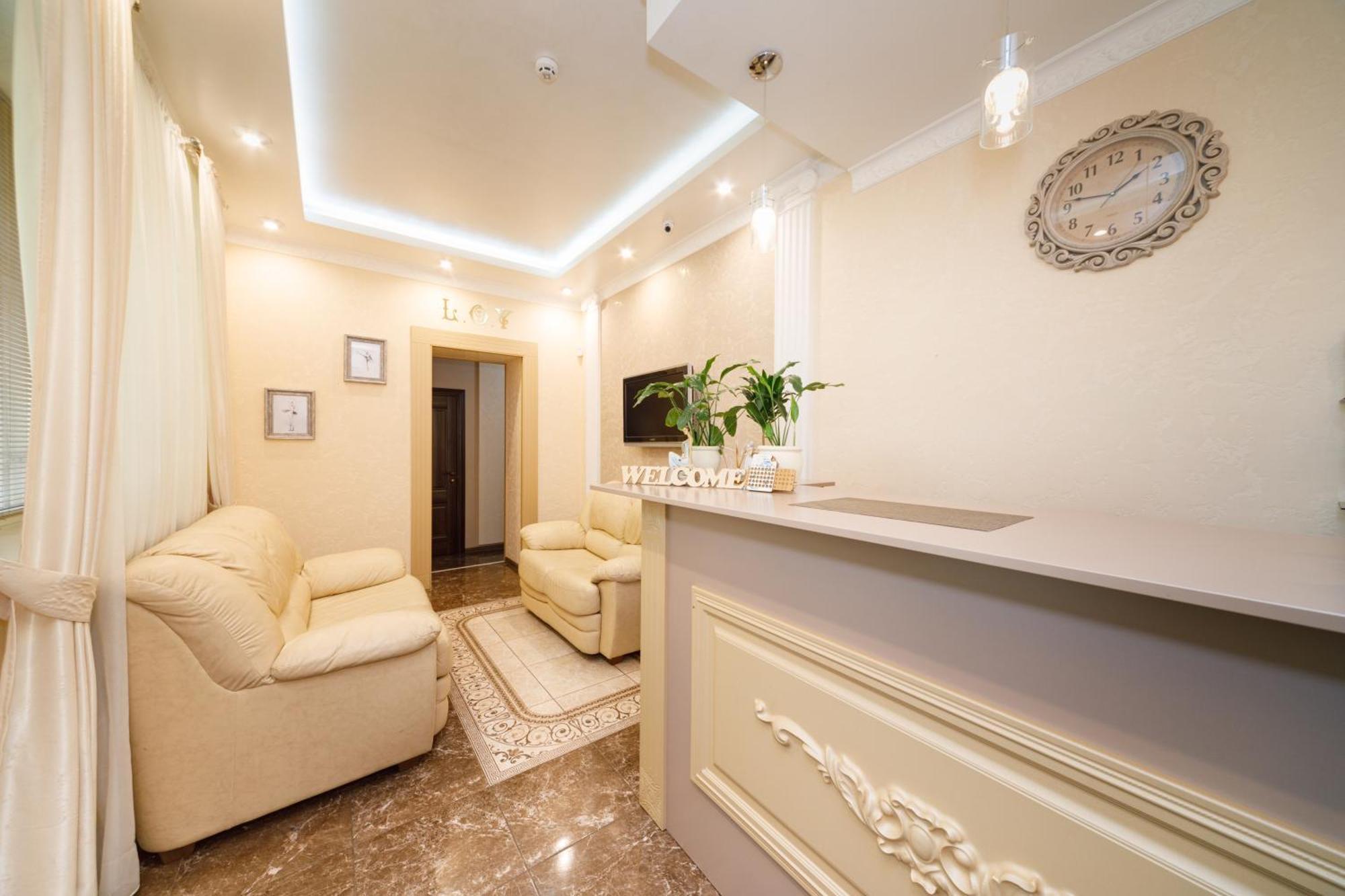 L.O.Y Family Hotel Dnipro Eksteriør bilde