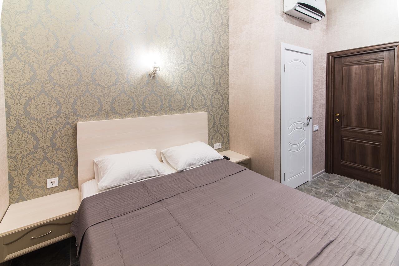 L.O.Y Family Hotel Dnipro Eksteriør bilde