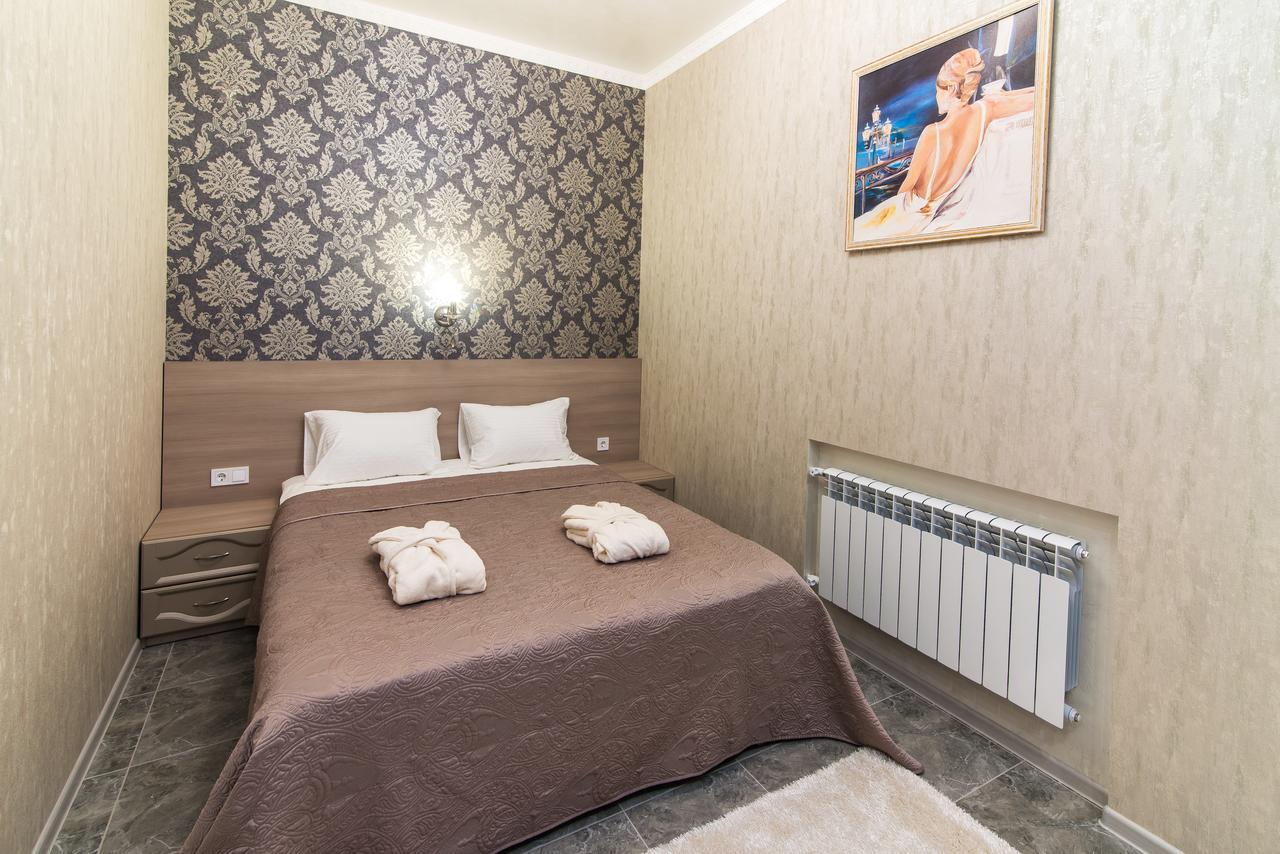 L.O.Y Family Hotel Dnipro Eksteriør bilde