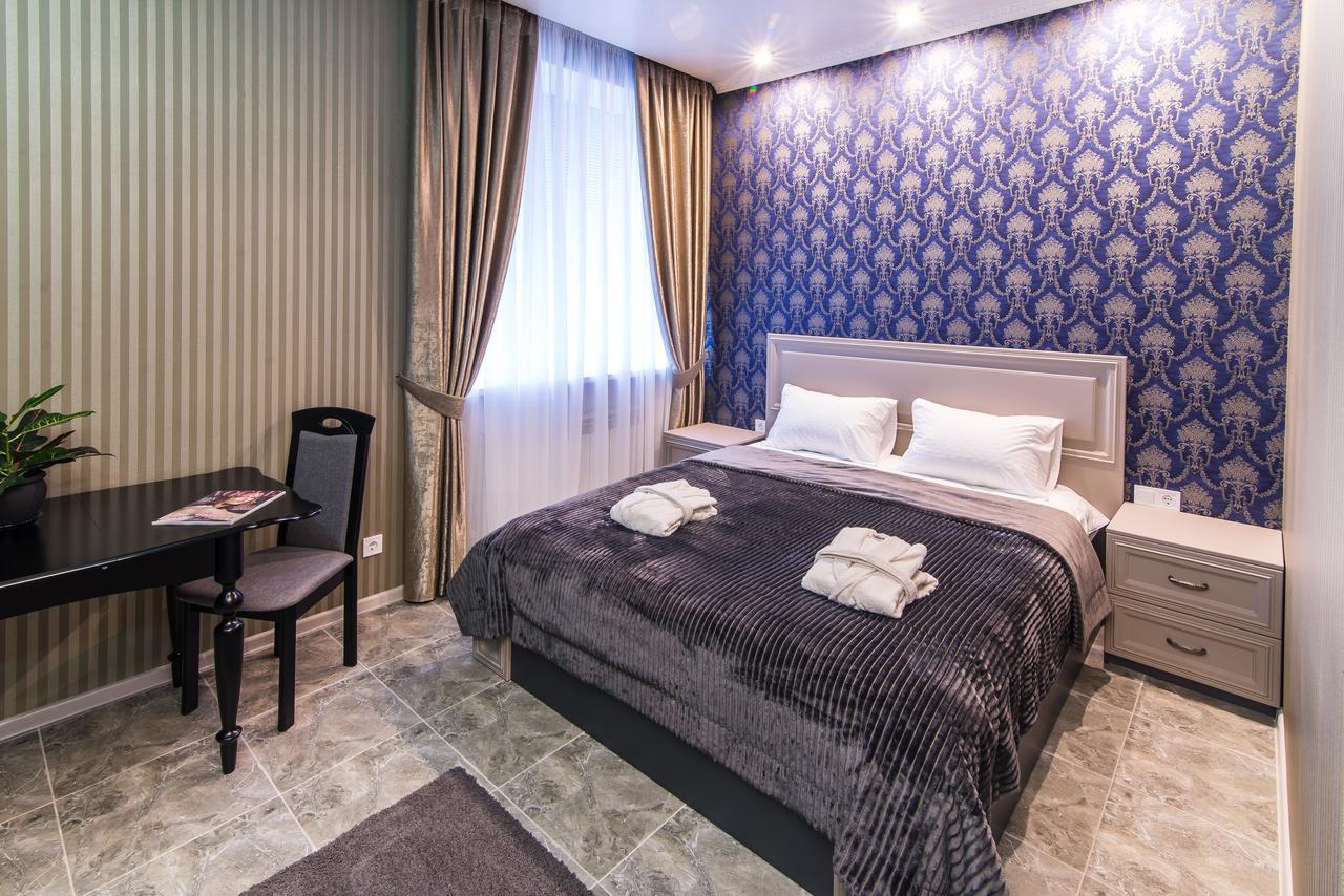 L.O.Y Family Hotel Dnipro Eksteriør bilde