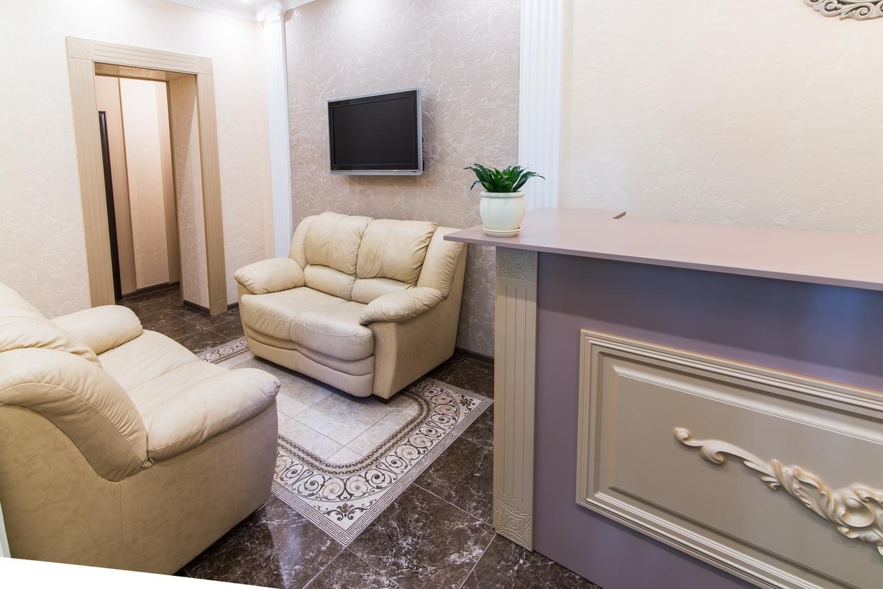 L.O.Y Family Hotel Dnipro Eksteriør bilde