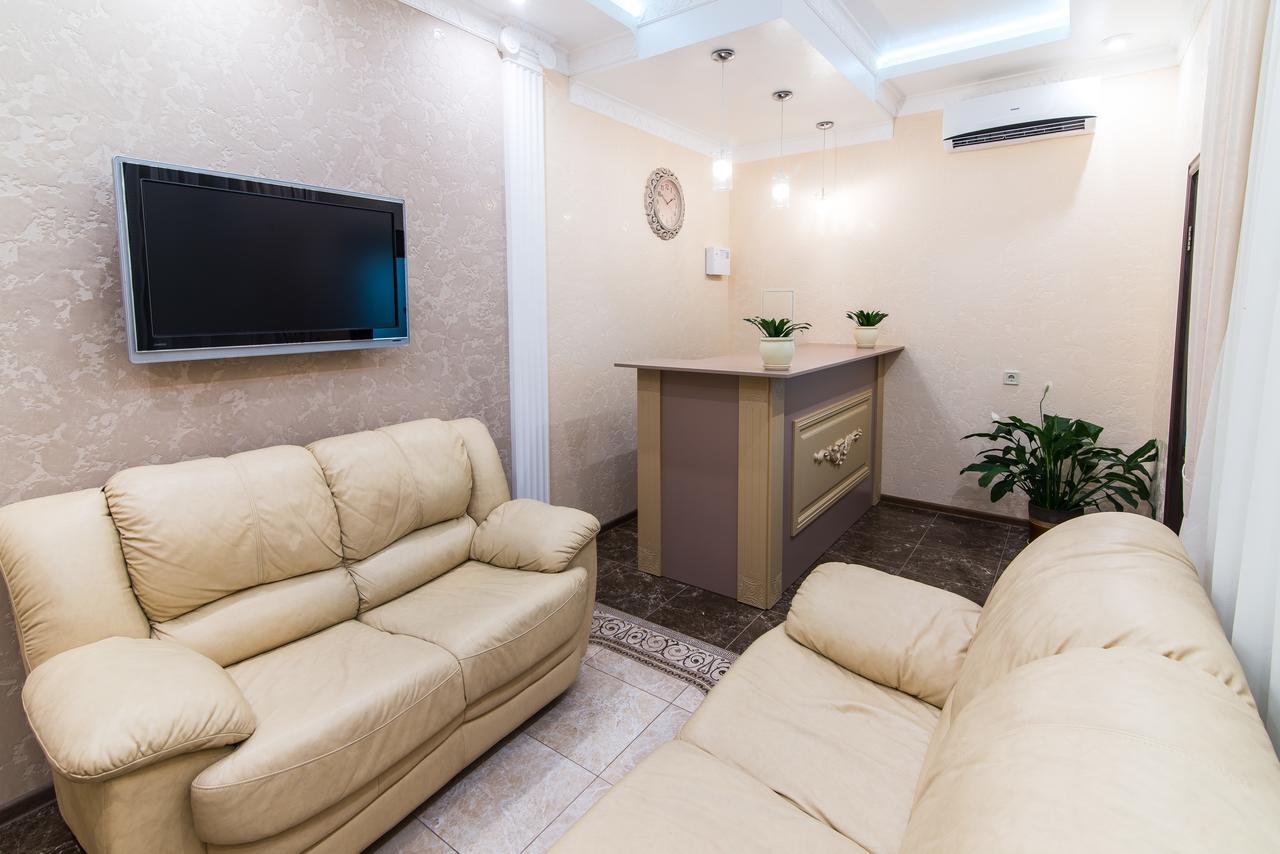 L.O.Y Family Hotel Dnipro Eksteriør bilde