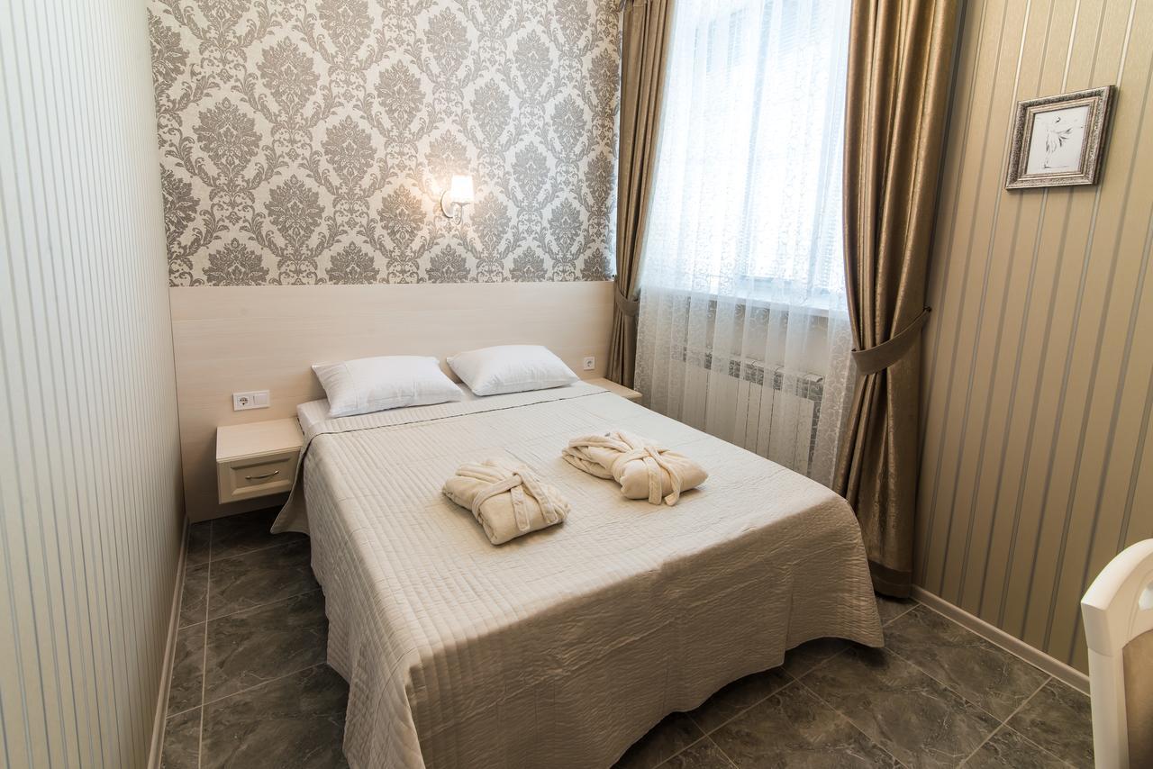 L.O.Y Family Hotel Dnipro Eksteriør bilde