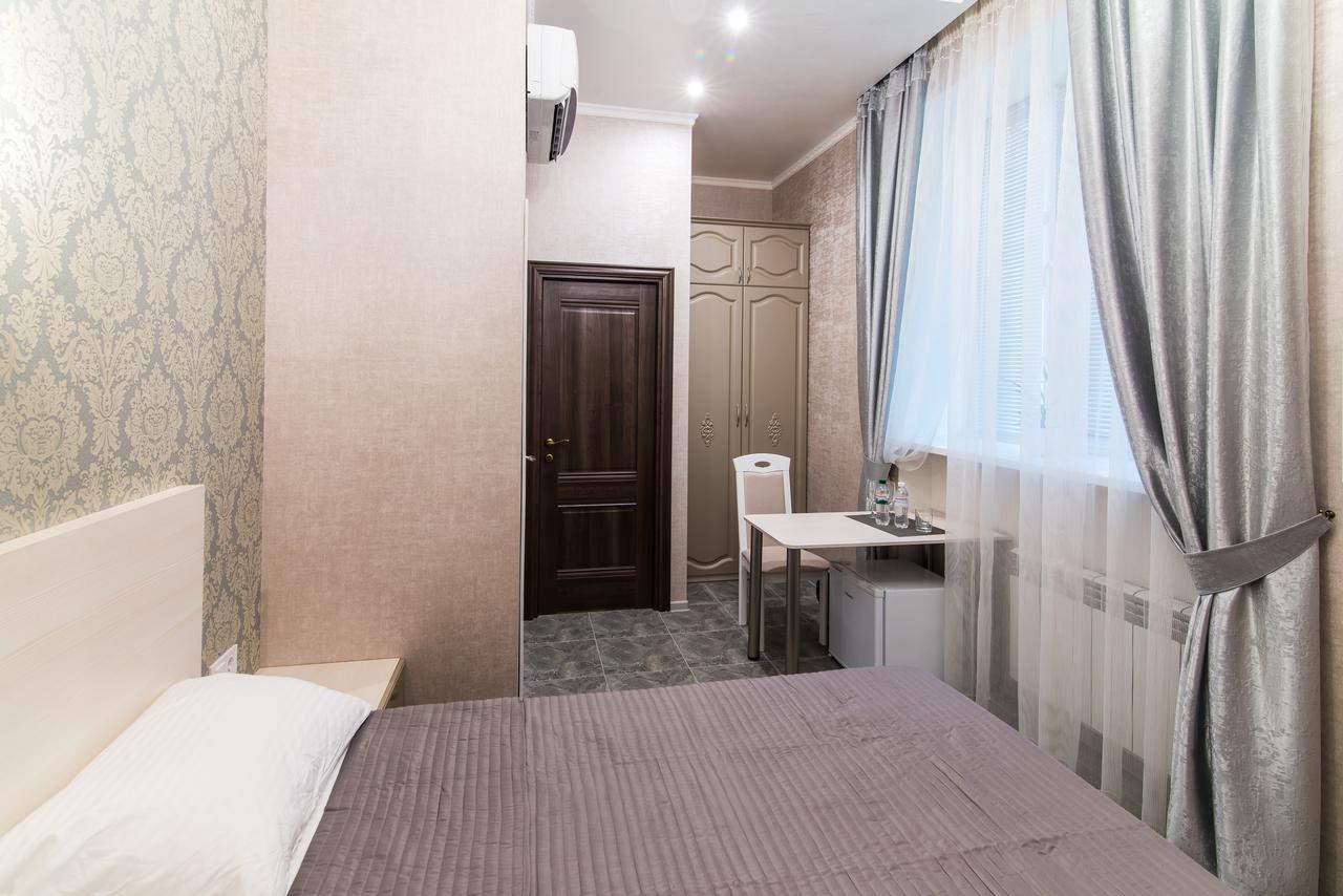 L.O.Y Family Hotel Dnipro Eksteriør bilde